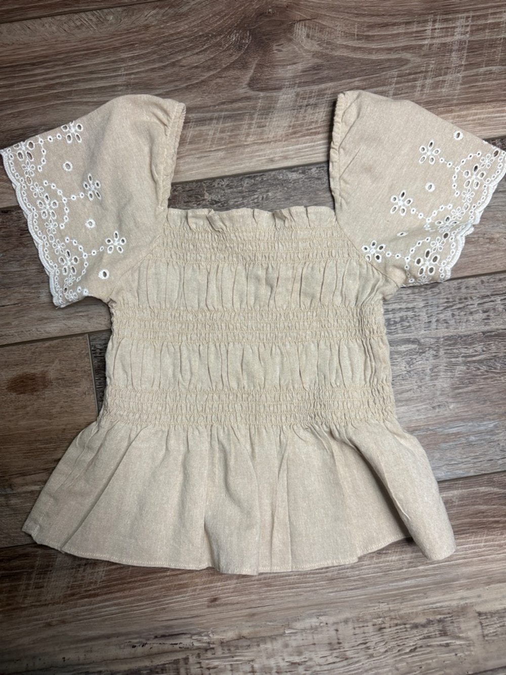 H&M Cream Smocked Peplum Top with Eyelet Flutter Sleeves girls size 10/12